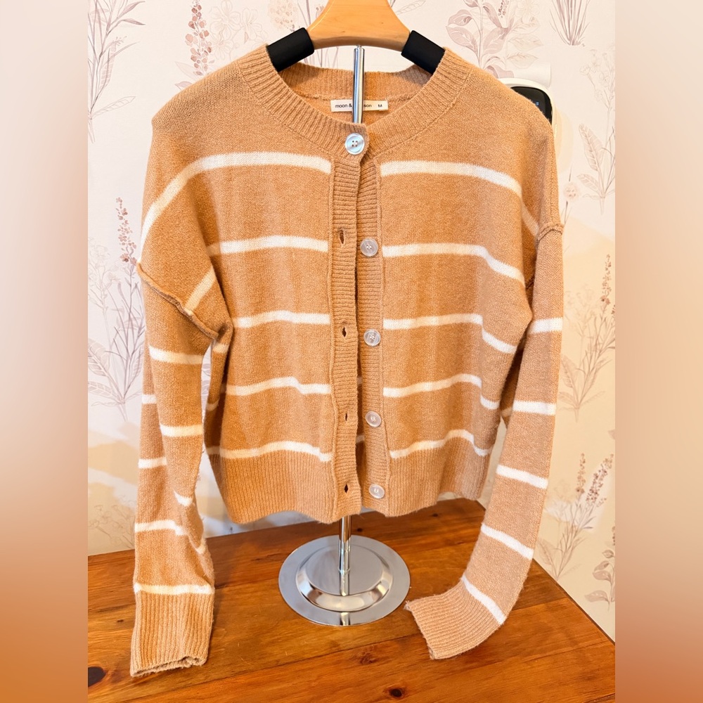 moon & madison Tan and White Striped Cardigan Sweater Size M